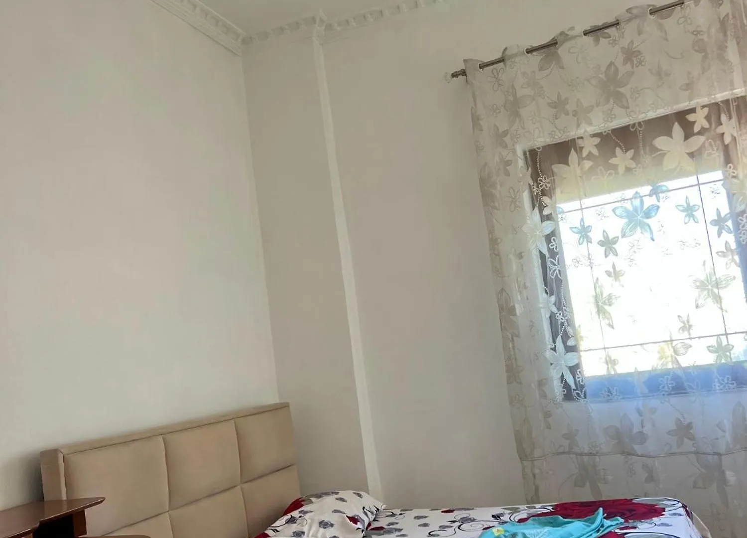 דורס Port Side Room2